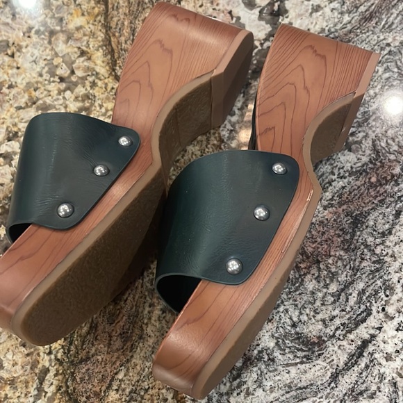 Not for sale. Gave to Goodwill,  site won’t let me delete - Picture 3 of 6